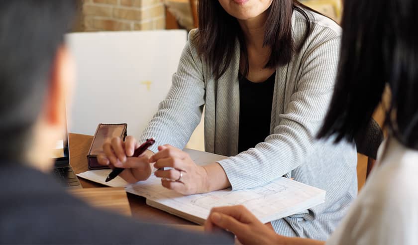 営業マンがいないので、事がテキパキと進みません